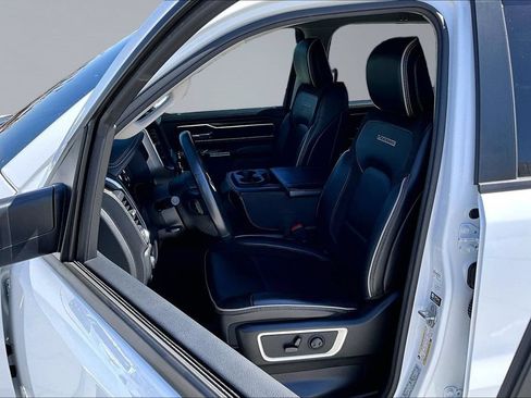 Certified 2022 RAM 1500 Laramie AWD/4WD image 3