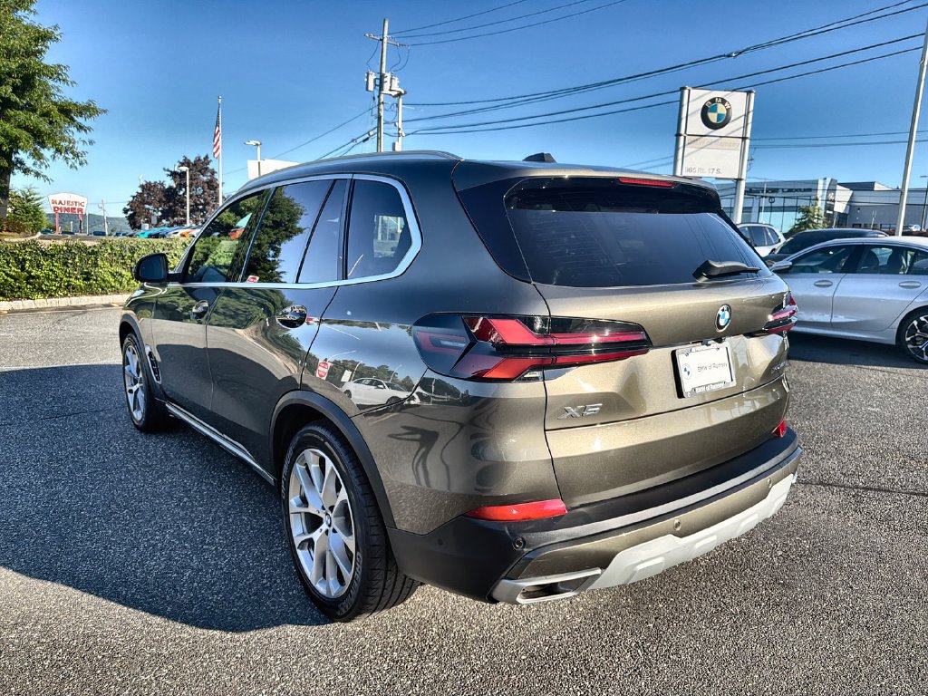 Used 2024 BMW X5 xDrive40i w/ Premium Package AWD/4WD image 12