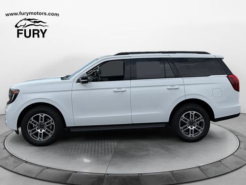 Used 2025 Ford Expedition Active AWD/4WD image 7
