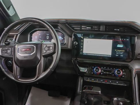 Used 2024 GMC Sierra 1500 AT4 w/ Technology Package AWD/4WD image 19