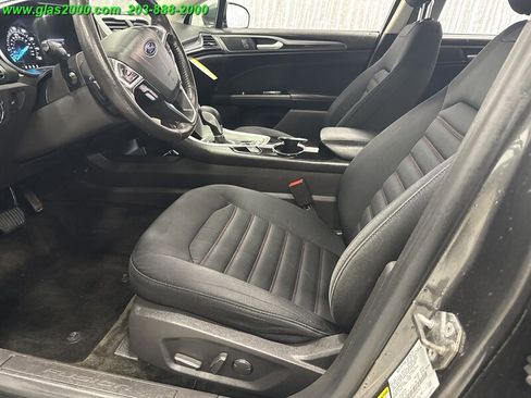 Used 2016 Ford Fusion SE image 3
