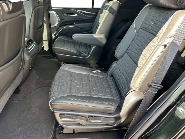 Certified 2024 Cadillac Escalade Sport Platinum w/ LPO, ONYX Package AWD/4WD image 13