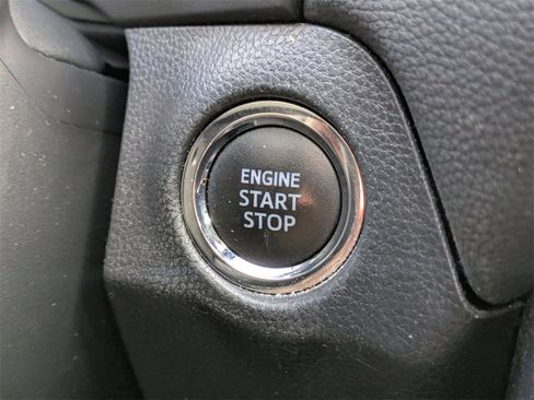 Used 2021 Toyota RAV4 XLE Premium image 39