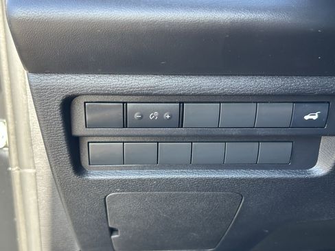 Used 2022 Mitsubishi Outlander SEL image 29