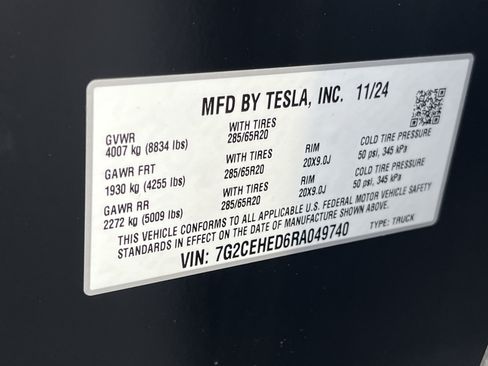 Used 2024 Tesla Cybertruck AWD Crew Cab image 26
