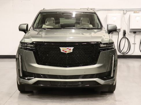 Used 2023 Cadillac Escalade ESV Sport Platinum AWD/4WD image 7
