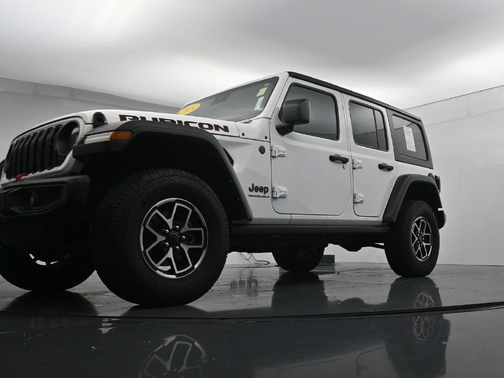 Used 2024 Jeep Wrangler Unlimited Rubicon AWD/4WD image 34