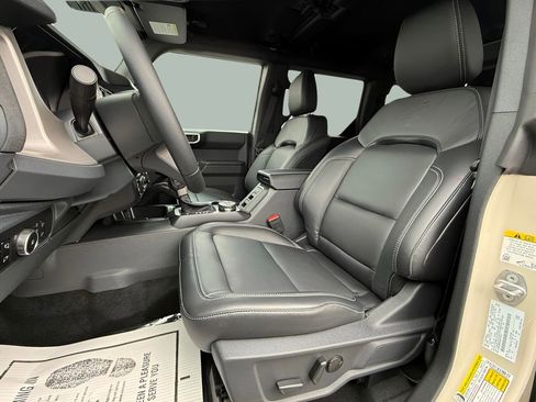 New 2025 Ford Bronco Outer Banks w/ Sasquatch Package AWD/4WD image 24