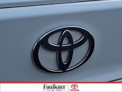 Used 2025 Toyota Camry SE FWD image 29