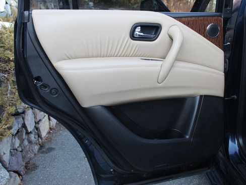 Used 2017 Nissan Armada SL image 15