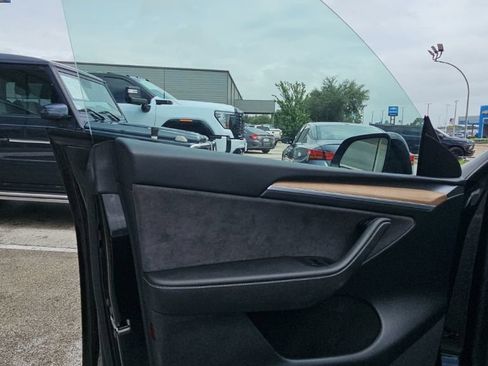 Used 2023 Tesla Model Y Long Range AWD/4WD image 10