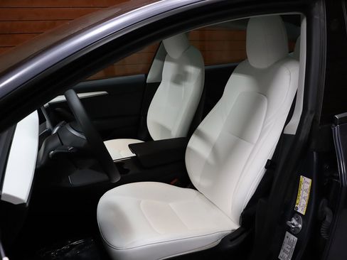 Used 2022 Tesla Model 3 image 54