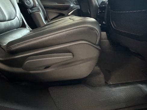 Certified 2022 Jeep Grand Cherokee L Overland w/ Luxury Tech Group IV AWD/4WD image 14