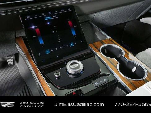 Certified 2026 Cadillac Escalade Platinum Sport w/ LPO, ONYX Package AWD/4WD image 18