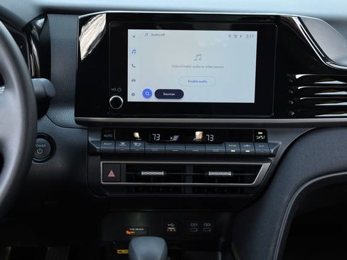 Used 2025 Toyota Camry LE image 23