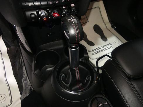 Used 2019 MINI Cooper S w/ Signature Upholstery Package image 33