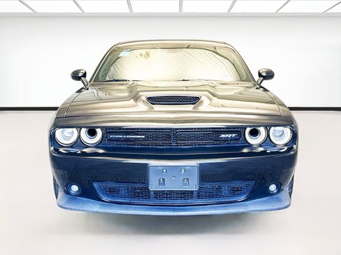 Used 2015 Dodge Challenger SRT image 2