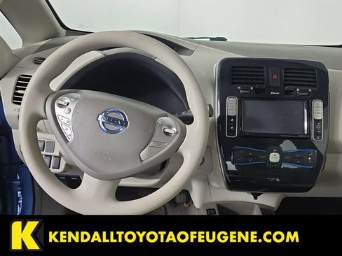 Used 2011 Nissan Leaf FWD image 9