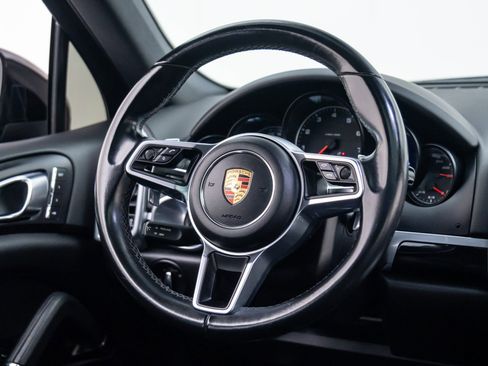 Certified 2017 Porsche Cayenne Platinum Edition image 12