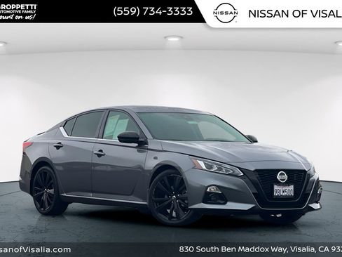 Used 2022 Nissan Altima 2.5 SR w/ Midnight Edition Package image 1
