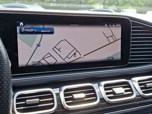 Used 2024 Mercedes-Benz GLS 450 4MATIC image 19