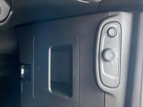 Used 2025 Chevrolet TrailBlazer RS w/ Convenience Package AWD/4WD image 34