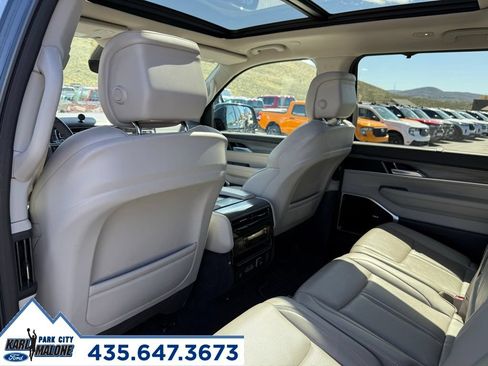 Used 2023 Jeep Wagoneer Series III w/ Premium Group I AWD/4WD image 30