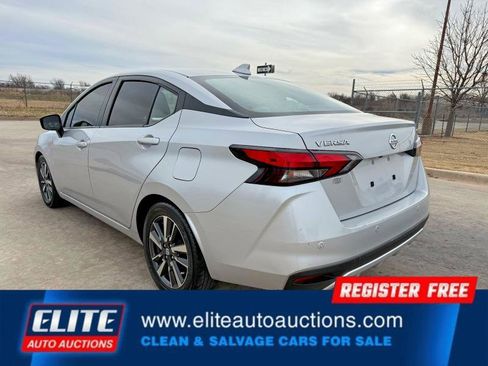 Used 2020 Nissan Versa SV image 5