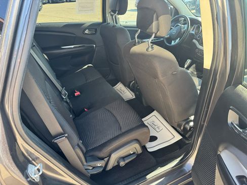 Used 2014 Dodge Journey SXT image 12