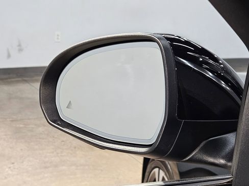 Used 2025 Mercedes-Benz C 300 Sedan image 22