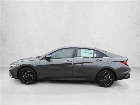 New 2026 Hyundai Elantra SEL Sport FWD image 8