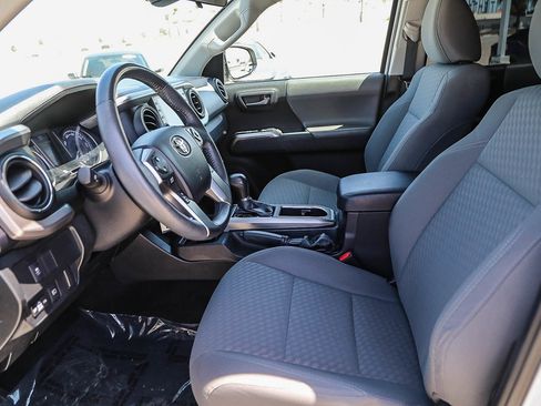 Used 2021 Toyota Tacoma SR5 RWD image 17