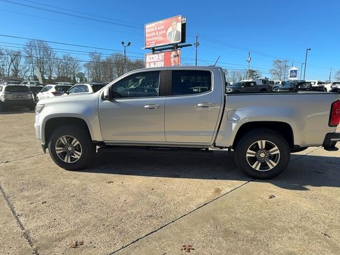 Used 2017 Chevrolet Colorado LT w/ LT Convenience Package image 8