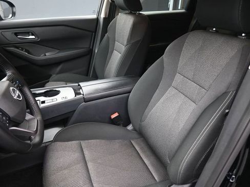 Used 2025 Nissan Rogue SV image 19