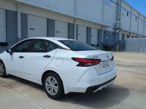 Used 2021 Nissan Versa S FWD image 7