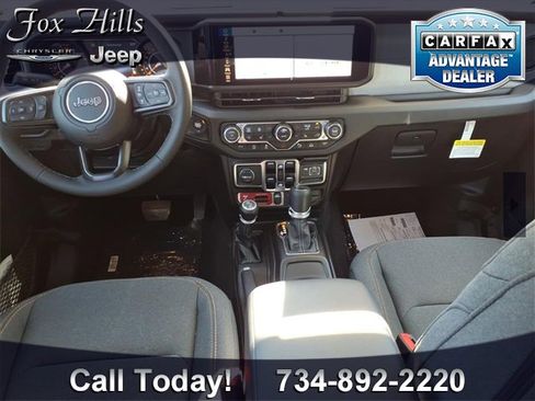 New 2025 Jeep Gladiator Willys image 12