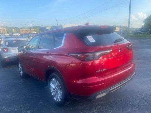 Used 2025 Mitsubishi Outlander ES FWD image 5