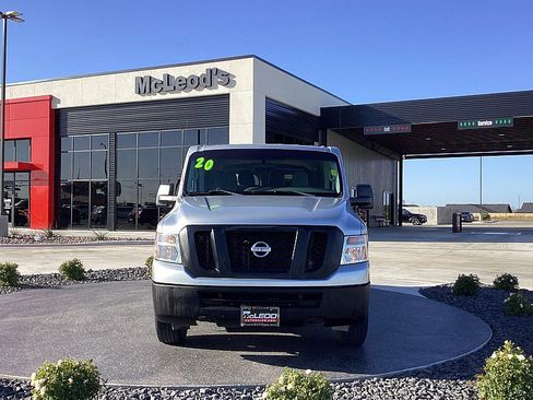 Used 2020 Nissan NV 3500 S image 2