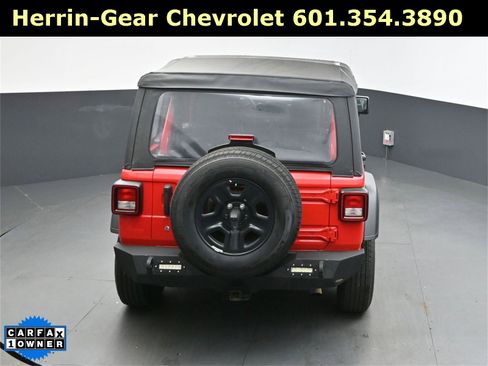 Used 2018 Jeep Wrangler Unlimited Sport image 35