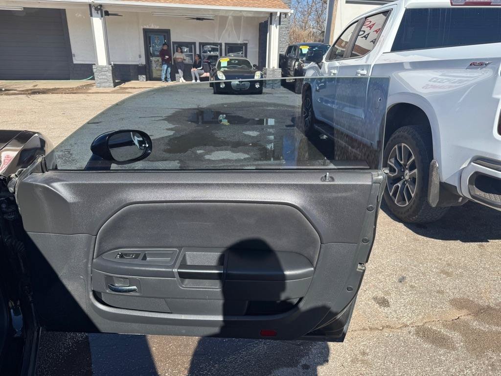 Used 2014 Dodge Challenger SXT RWD image 20