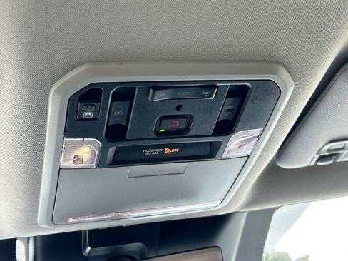 Used 2024 Toyota Tundra Limited image 21