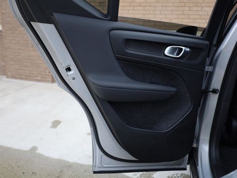 Used 2025 Volvo XC40 B5 Plus AWD/4WD image 18