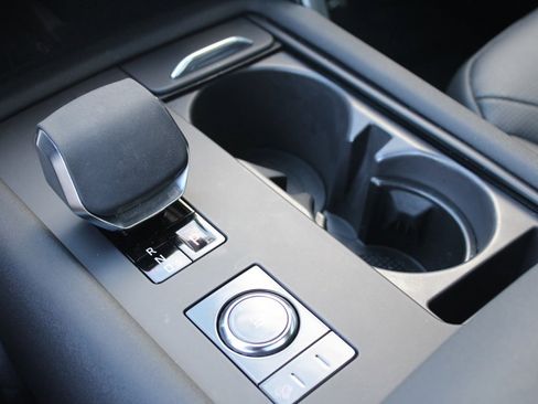 Certified 2025 Land Rover Discovery Dynamic SE image 32