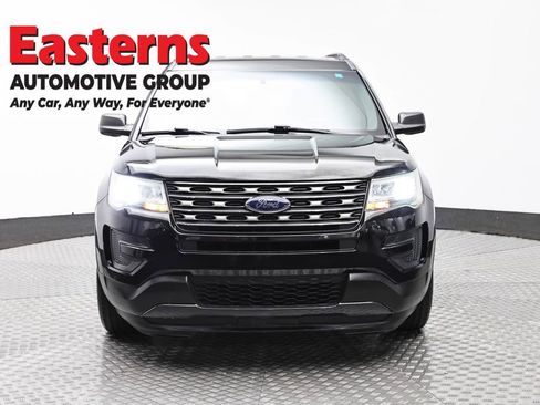 Used 2016 Ford Explorer FWD image 2