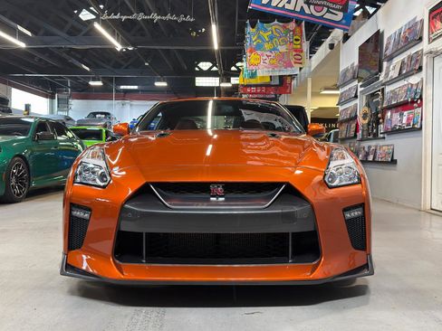 Used 2017 Nissan GT-R Premium w/ Premium Interior Package AWD/4WD image 28