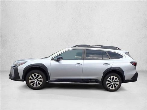 Used 2024 Subaru Outback Premium AWD/4WD image 2