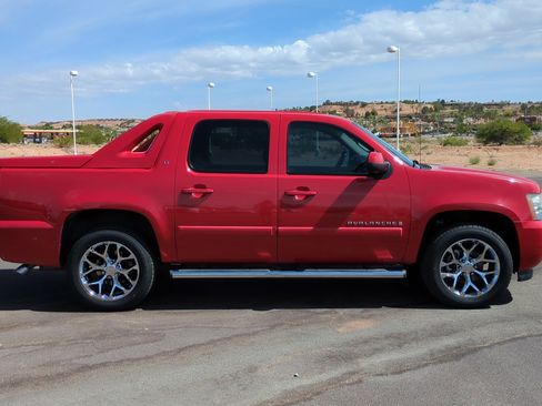 Used 2008 Chevrolet Avalanche LT w/ LT Preferred Equipment Group AWD/4WD image 2