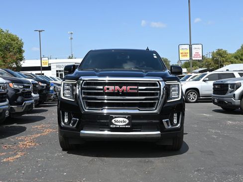 Used 2024 GMC Yukon XL SLT w/ SLT Luxury Package AWD/4WD image 2