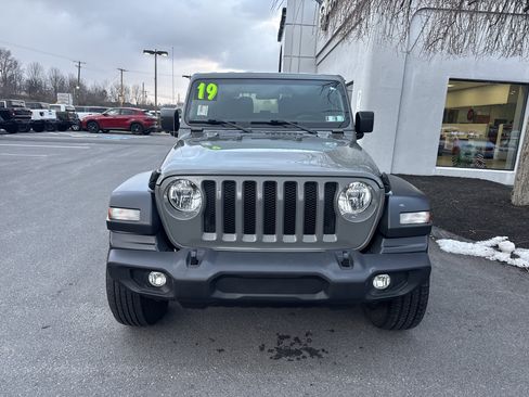 Used 2019 Jeep Wrangler Sport image 9
