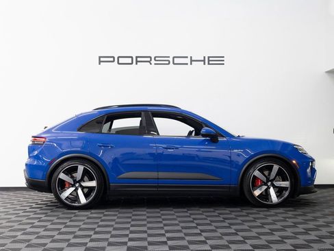 New 2026 Porsche Macan 4S Electric AWD/4WD image 8
